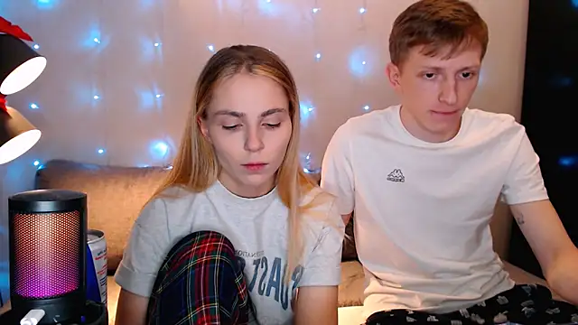 juliaanddima online show from 10-12-25, 09:58