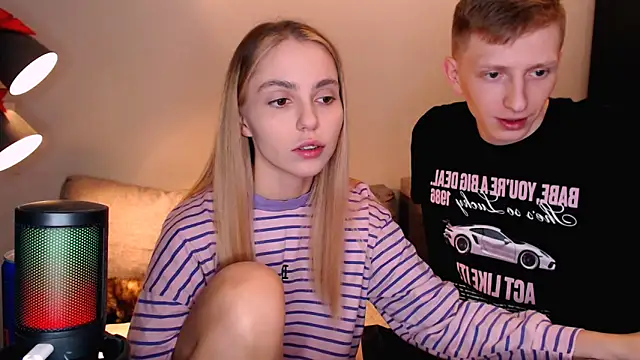 juliaanddima online show from 10-26-25, 10:15