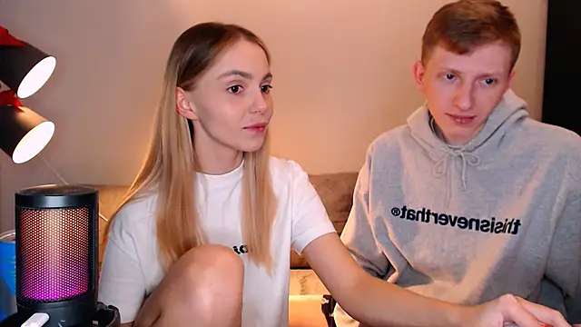 juliaanddima online show from 11-21-25, 08:46