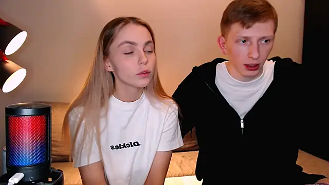 juliaanddima online show from 11-21-25, 09:24