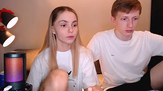 juliaanddima online show from 12-17-25, 10:05