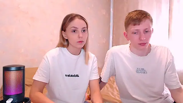 juliaanddima online show from 03-18-26, 07:22