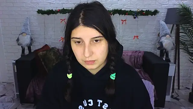 Linda EX online show from 12-14-24, 07:40