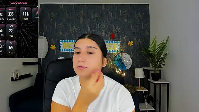 Linda EX online show from 09-27-25, 06:18