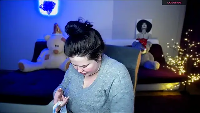 Emily Mo online show from 12-25-24, 06:20