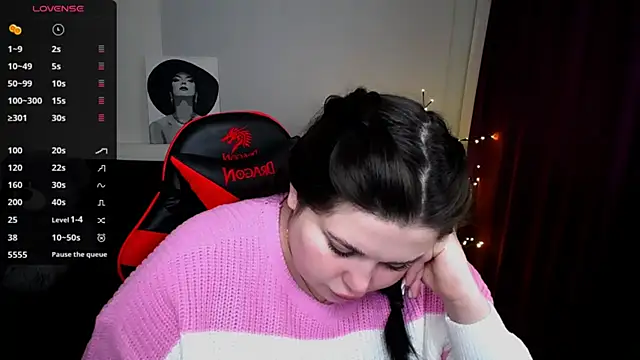 Emily Mo online show from 02-12-25, 06:51