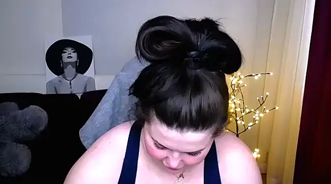 Emily Mo online show from 03-02-25, 09:42