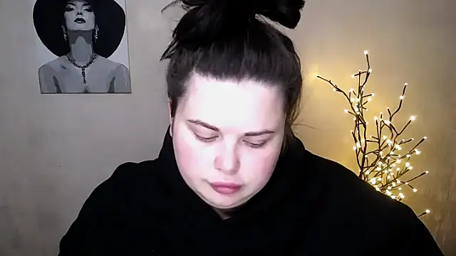 Emily Mo online show from 10-03-25, 05:37