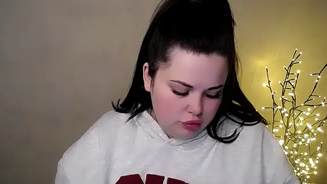 Emily Mo online show from 11-27-25, 06:37