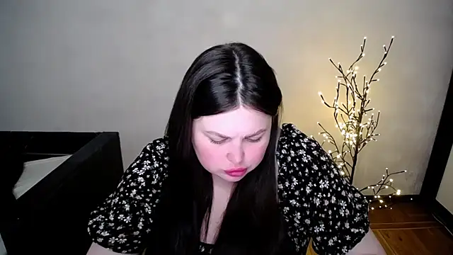 Emily Mo online show from 05-10-26, 05:56