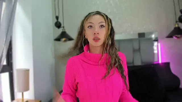 mia thompsonn  online show from 05-12-26, 02:03