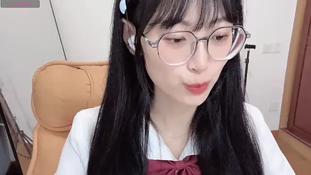 Snapshot of 4uoki chatting on 09-21-25, 02:19 4uoki online show from 09-21-25, 02:19