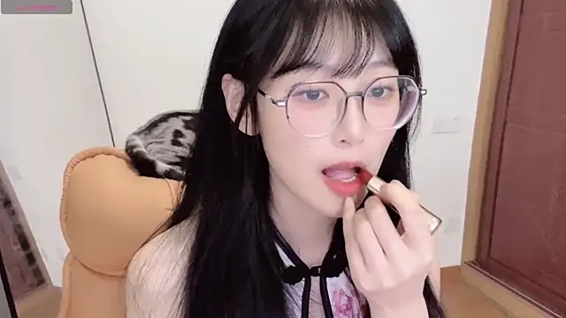 Snapshot of 4uoki chatting on 10-11-25, 05:00 4uoki online show from 10-11-25, 05:00