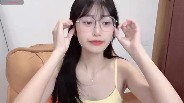 Snapshot of 4uoki chatting on 10-12-25, 01:43 4uoki online show from 10-12-25, 01:43