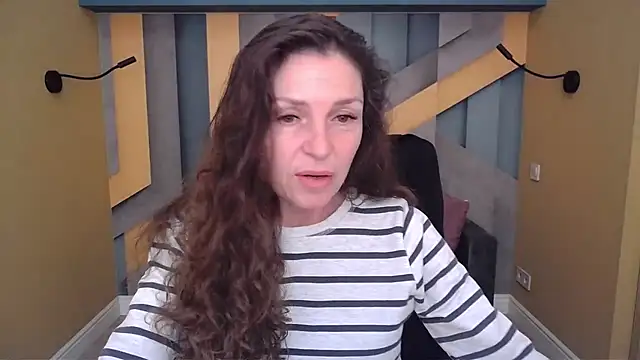 EllaLong online show from 11-18-25, 01:04