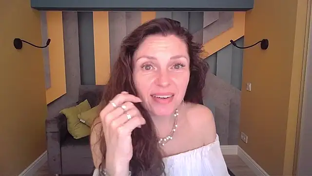 Snapshot of EllaLong chatting on 04-01-26, 01:52 EllaLong online show from 04-01-26, 01:52