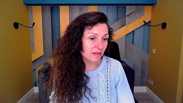 Snapshot of EllaLong chatting on 04-24-26, 11:34 EllaLong online show from 04-24-26, 11:34