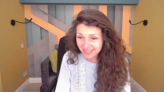 Snapshot of EllaLong chatting on 04-28-26, 11:37 EllaLong online show from 04-28-26, 11:37