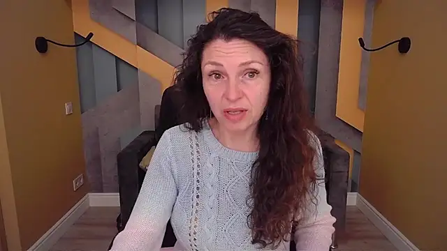 Snapshot of EllaLong chatting on 04-29-26, 11:25 EllaLong online show from 04-29-26, 11:25