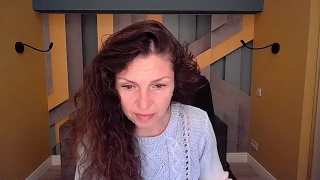 Snapshot of EllaLong chatting on 05-01-26, 11:26 EllaLong online show from 05-01-26, 11:26