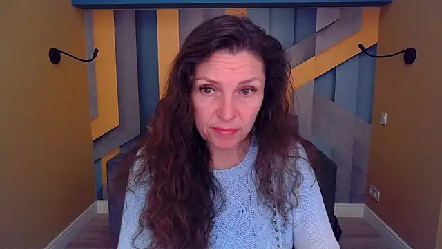 Snapshot of EllaLong chatting on 05-04-26, 11:28 EllaLong online show from 05-04-26, 11:28