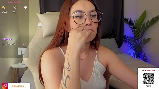 Snapshot of dakottaa_ chatting on 01-22-25, 10:26 dakottaa online show from 01-22-25, 10:26