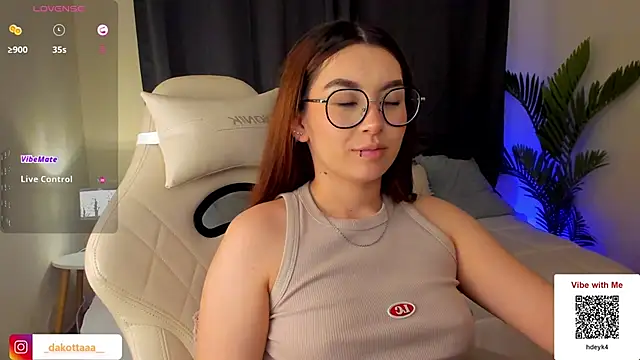 Snapshot of dakottaa_ chatting on 03-07-25, 02:15 dakottaa online show from 03-07-25, 02:15