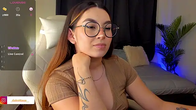 dakottaa  online show from 10-01-25, 11:33