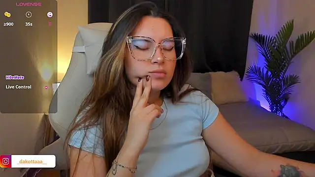 dakottaa  online show from 02-03-26, 02:53