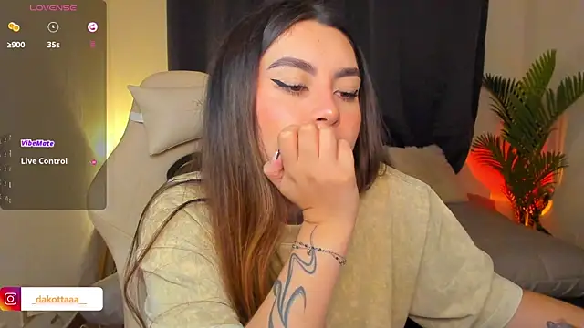 dakottaa  online show from 03-25-26, 11:33