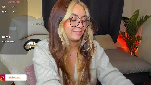 dakottaa  online show from 05-15-26, 12:06
