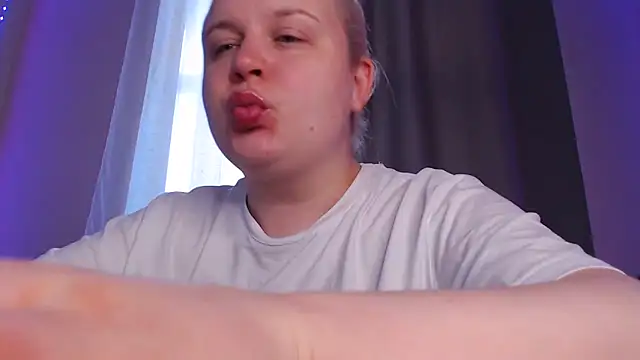 Karolina love  online show from 06-23-26, 03:15