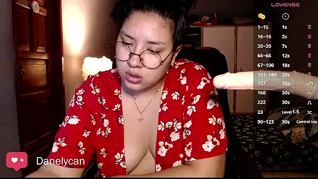 DanelyLopez online show from 05-02-26, 01:43