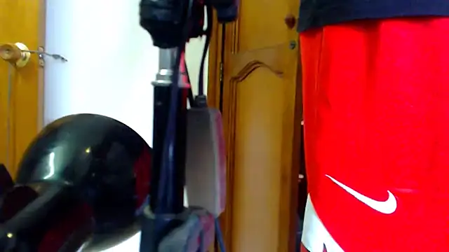 Snapshot of SelfSuck9inchs chatting on 02-26-25, 09:05 SelfSuck9inchs online show from 02-26-25, 09:05