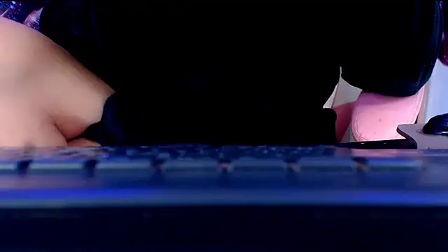 Snapshot of SelfSuck9inchs chatting on 10-30-25, 02:57 SelfSuck9inchs online show from 10-30-25, 02:57