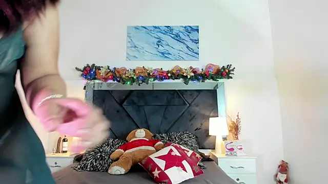 Lauralove 69 online show from 12-30-24, 07:11