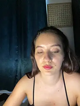 Snapshot of Sarah_millerr_ chatting on 05-06-26, 08:25 Sarah millerr online show from 05-06-26, 08:25