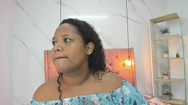 Snapshot of Belle_Brunette chatting on 10-07-25, 09:34 Belle Brunette online show from 10-07-25, 09:34