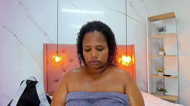 Snapshot of Belle_Brunette chatting on 10-11-25, 09:46 Belle Brunette online show from 10-11-25, 09:46