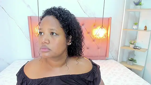 Snapshot of Belle_Brunette chatting on 10-15-25, 09:26 Belle Brunette online show from 10-15-25, 09:26