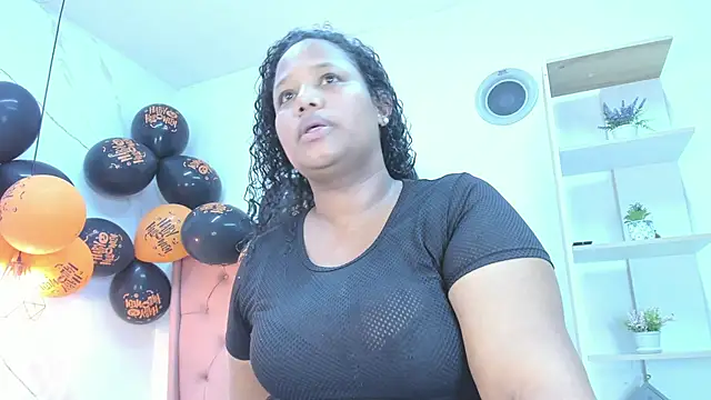 Snapshot of Belle_Brunette chatting on 11-01-25, 09:28 Belle Brunette online show from 11-01-25, 09:28