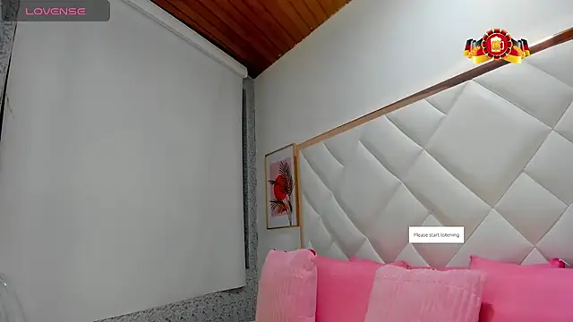 Snapshot of EmiliBonnie chatting on 09-28-25, 10:37 EmiliBonnie online show from 09-28-25, 10:37