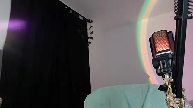 Snapshot of shy_katy_ chatting on 04-05-26, 06:21 shy katy online show from 04-05-26, 06:21