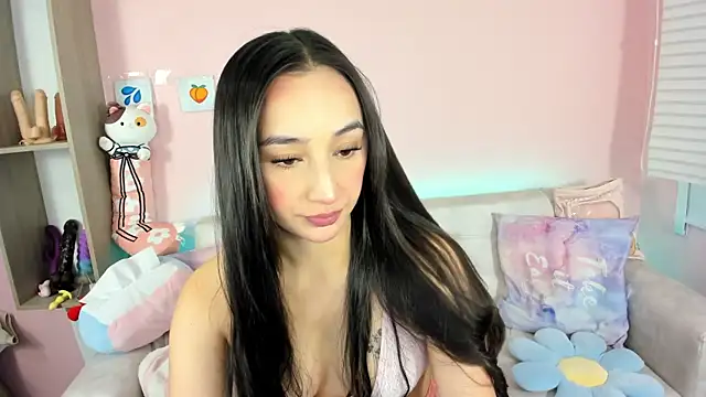 tinysara online show from 09-28-25, 04:12