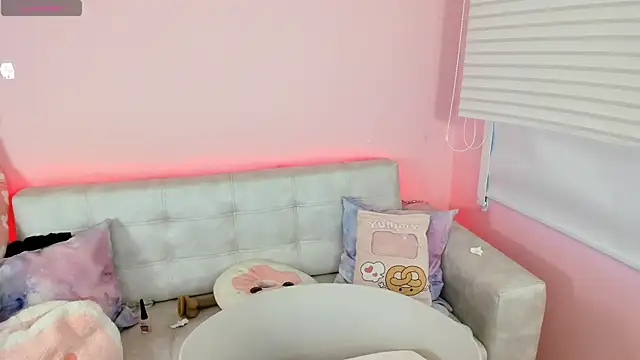 tinysara online show from 06-29-26, 04:29