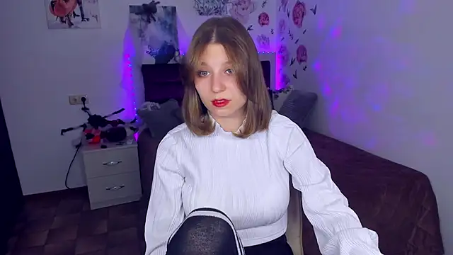 RinaMoore online show from 11-05-25, 02:50