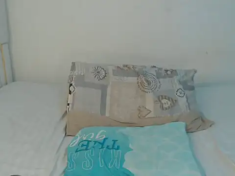 Snapshot of wetmypants chatting on 02-27-26, 10:10 wetmypants online show from 02-27-26, 10:10