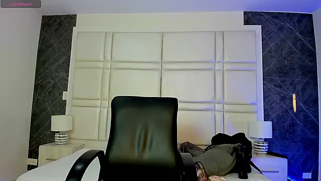 charlottewhitte online show from 02-28-26, 07:04