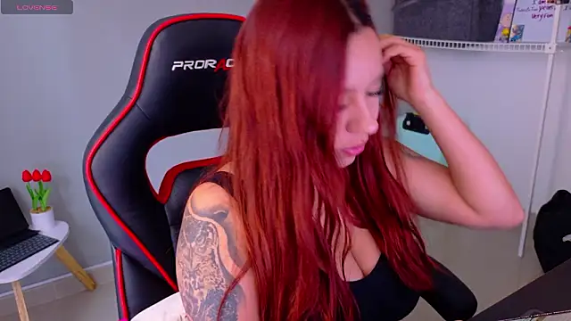 Snapshot of samantha_tattu chatting on 03-25-26, 08:15 samantha tattu online show from 03-25-26, 08:15