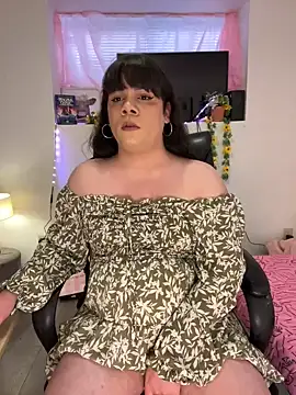 Snapshot of Violetacam_05 chatting on 03-01-25, 06:32 Violetacam 05 online show from 03-01-25, 06:32